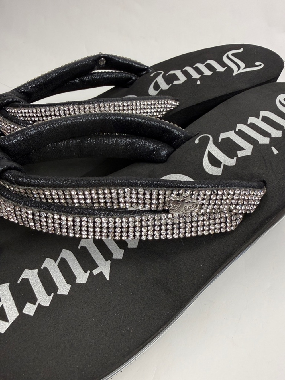 Juicy Couture Black Wedge Pkatform Sandals with Silver Rhinestone Straps Size 6 - Picture 10 of 13